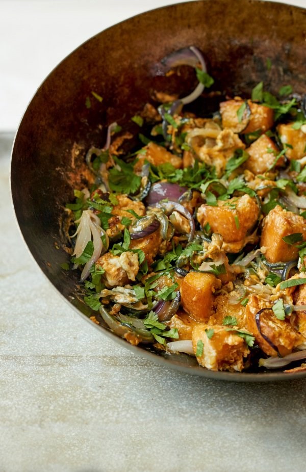 One-wok red onion and bread stir-fry