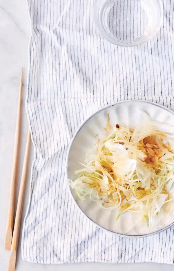 Onion and fennel salad
