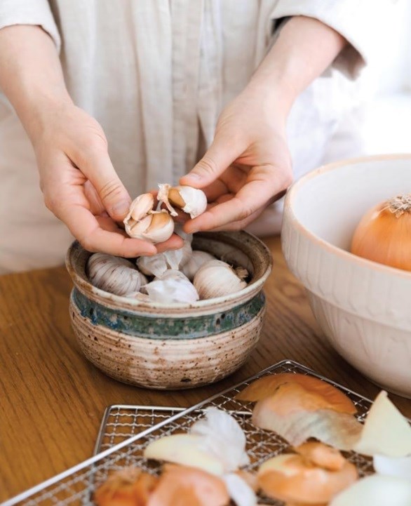 Onion and garlic skins [powder]