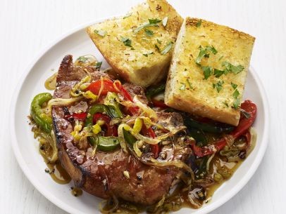 Onion-and-pepper pork chops