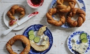 Onion bagels