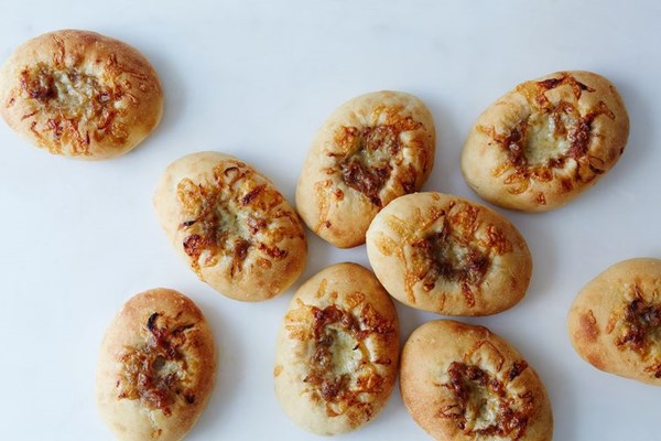 Onion bialys