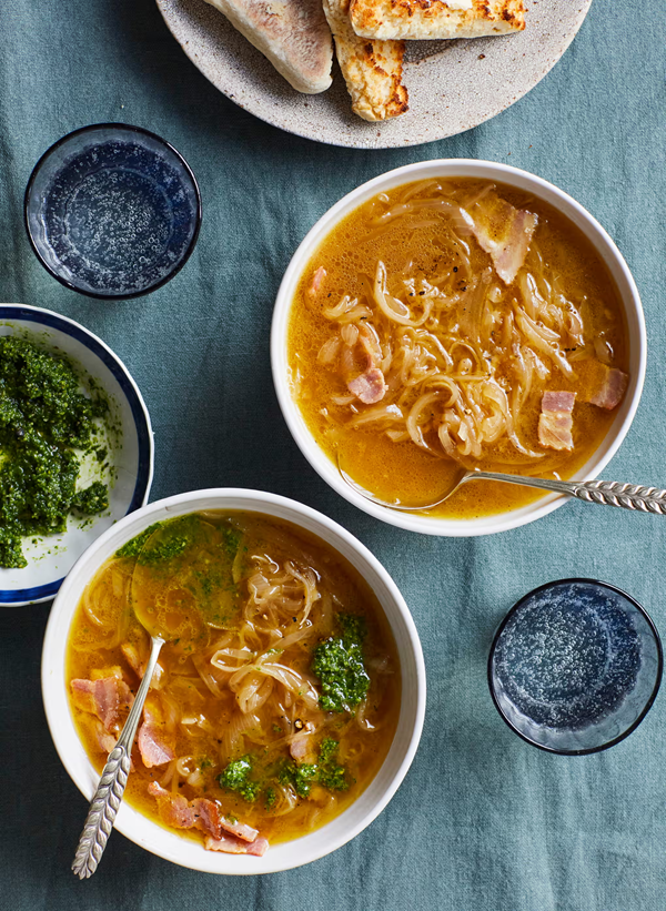 Onion broth with kale pesto