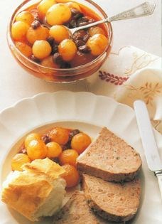Onion confit with raisins