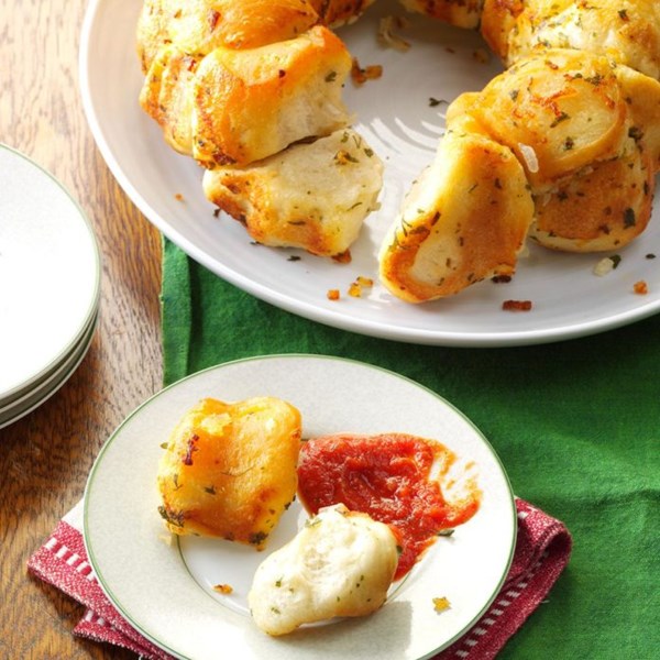 Onion-garlic bubble bread