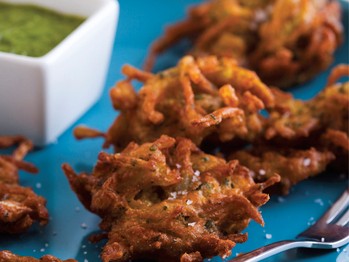 Onion pakoras with cilantro sauce