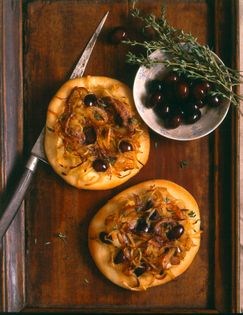 Onion pizza (Pissaladière)