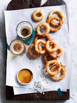 Onion rings with salt and vinegar