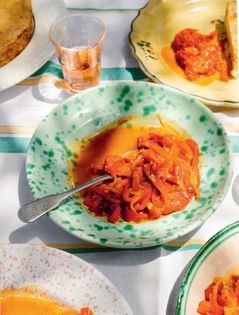 Oniony, garlicky braised bell peppers (Peperonata)