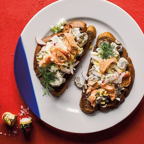 Open black-bread sandwiches with mushrooms, smoked fish and dill