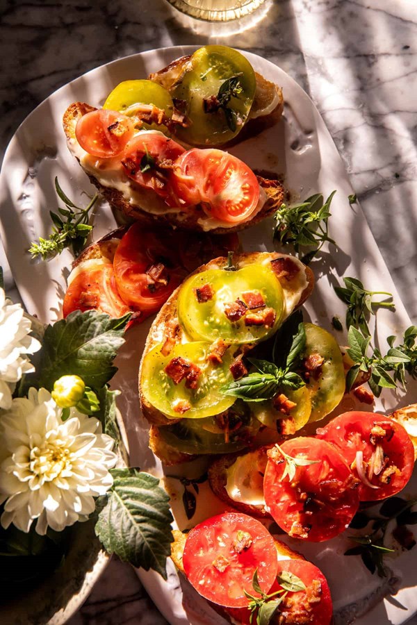 Open face tomato bacon sandwich