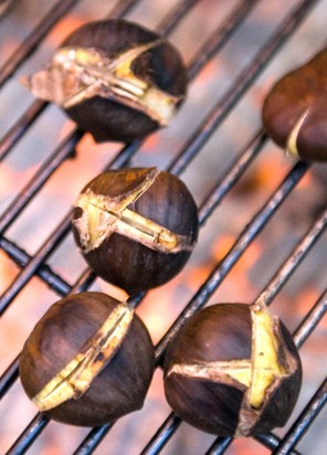 Open-fire chestnuts