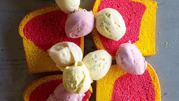 Open ice-cream sandwiches (Ice-cream loti)
