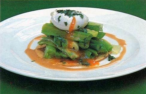 Open leek tart with warm poached egg