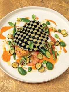 Open oven raviolo with scallops and prawns (Raviolo aperto con capesante e gamberi rosso)