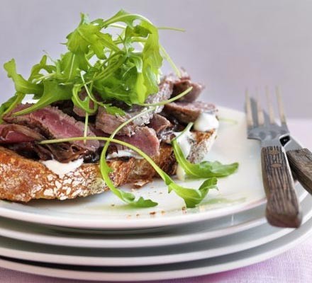 Open steak sandwich with balsamic shallots