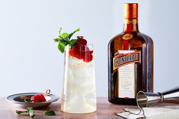 Opposites attract - citrusy sherry cocktail