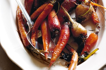 Orange & thyme roasted carrots and beetroot