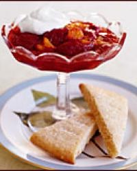 Orange-almond shortbread with strawberry compote