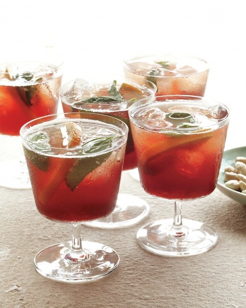 Orange-and-basil apértif