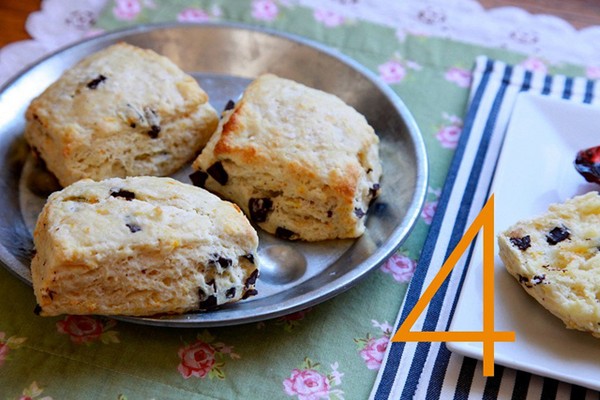 Orange and dark chocolate buttermilk scones