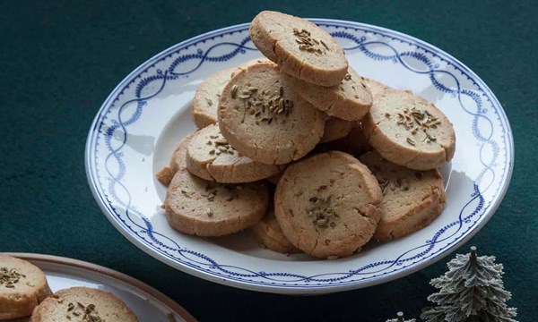 Orange and fennel biscuits