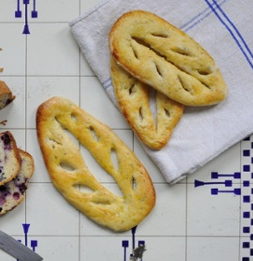 Orange and fennel fougasses