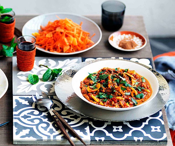 Orange and grated carrot salad with orange flower water