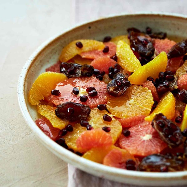 Orange and orange-blossom salad with dates