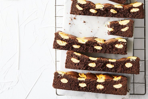 Orange cheesecake brownie
