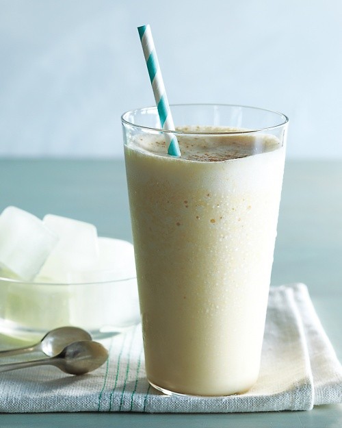 Orange-cinnamon lassi