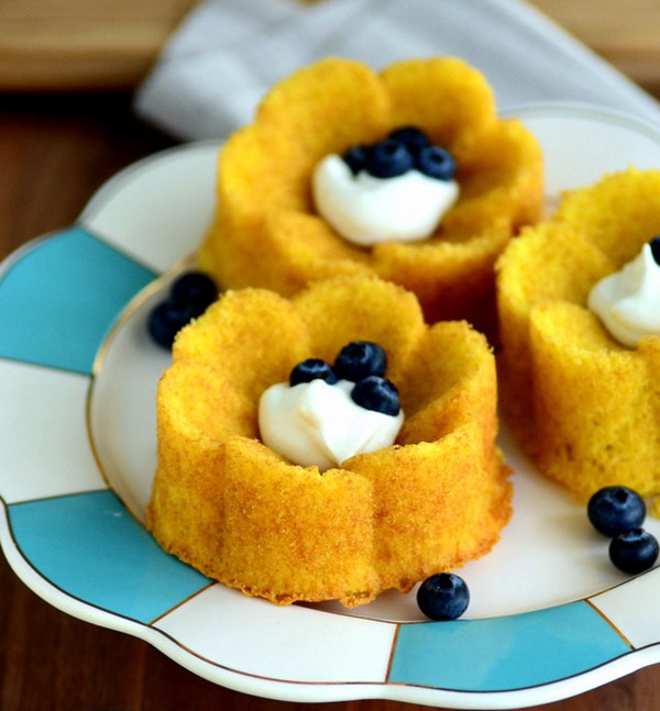 Orange ginger mini bundt cakes