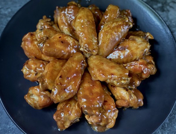 Orange-glazed chicken wings