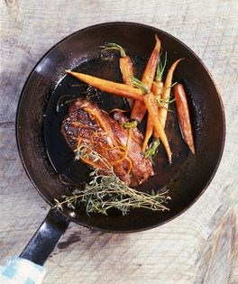 Orange-glazed sautéed duck breasts (Magrets de canard glacés à l'orange)