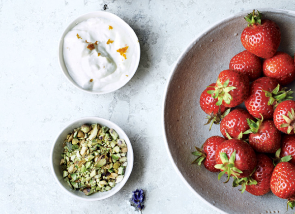 Orange mascarpone & pistachio dip