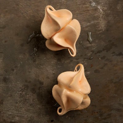 Orange meringue kisses