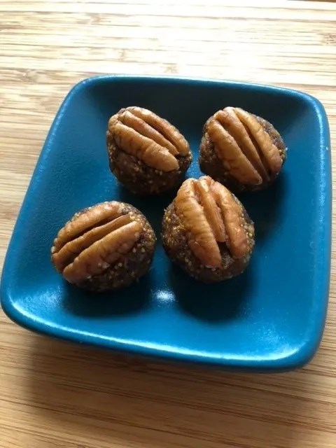 Orange-pecan fig truffles