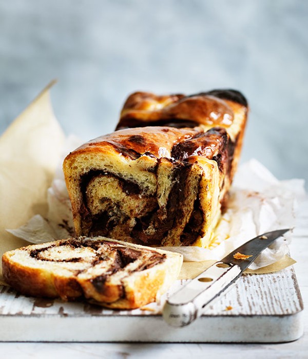 Orange-rhubarb and chocolate yeasted loaf