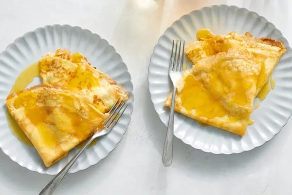 Orange-ricotta crepes