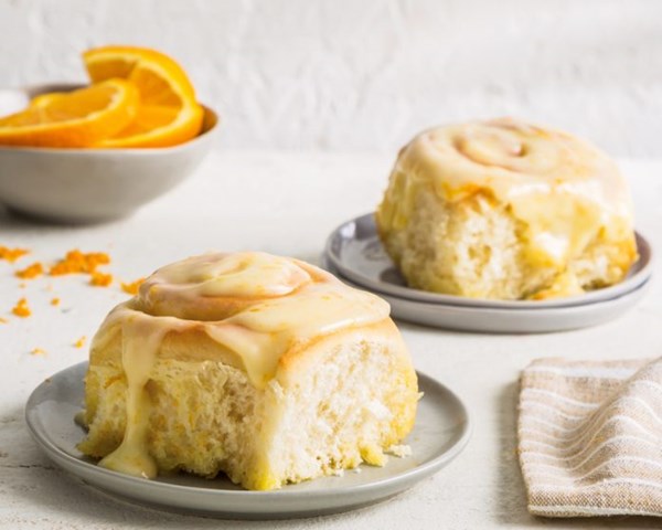 Orange sweet buns [orange-crème fraîche glaze]