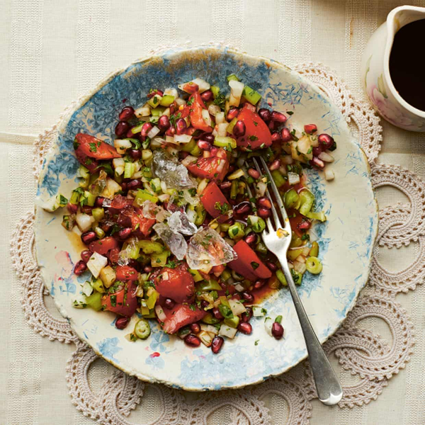 Orchard salad with pomegranate molasses (Bostana salatasi)