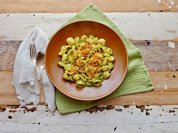 Orecchiette with broccoli (Orecchiette con cime di rapa)