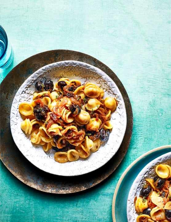 Orecchiette with caramelised onions & anchovies