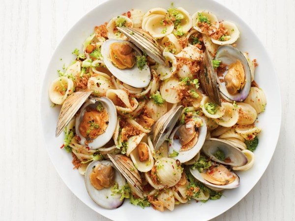 Orecchiette with clams and broccoli 