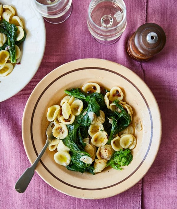 Orecchiette with greens and anchovies