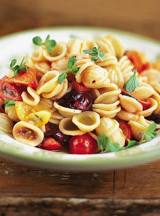 Orecchiette with raw tomato sauce