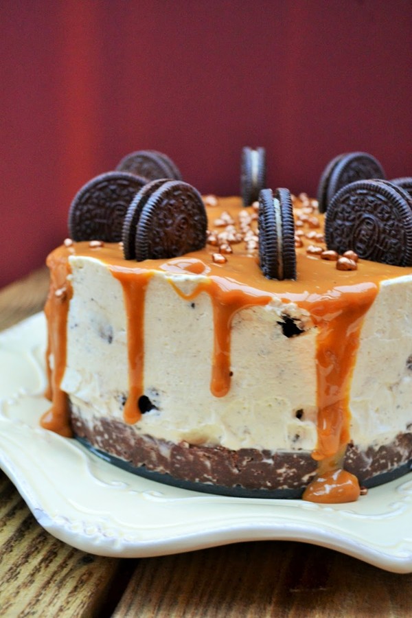 Oreo and caramel cheesecake