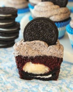 Oreo cheesecake cupcakes