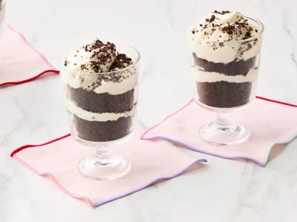 Oreo cheesecake parfaits
