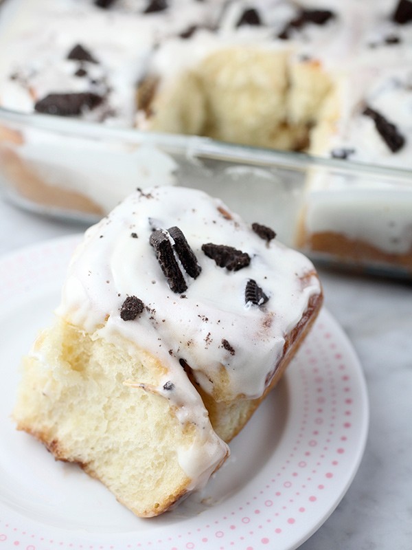 Oreo cookie rolls
